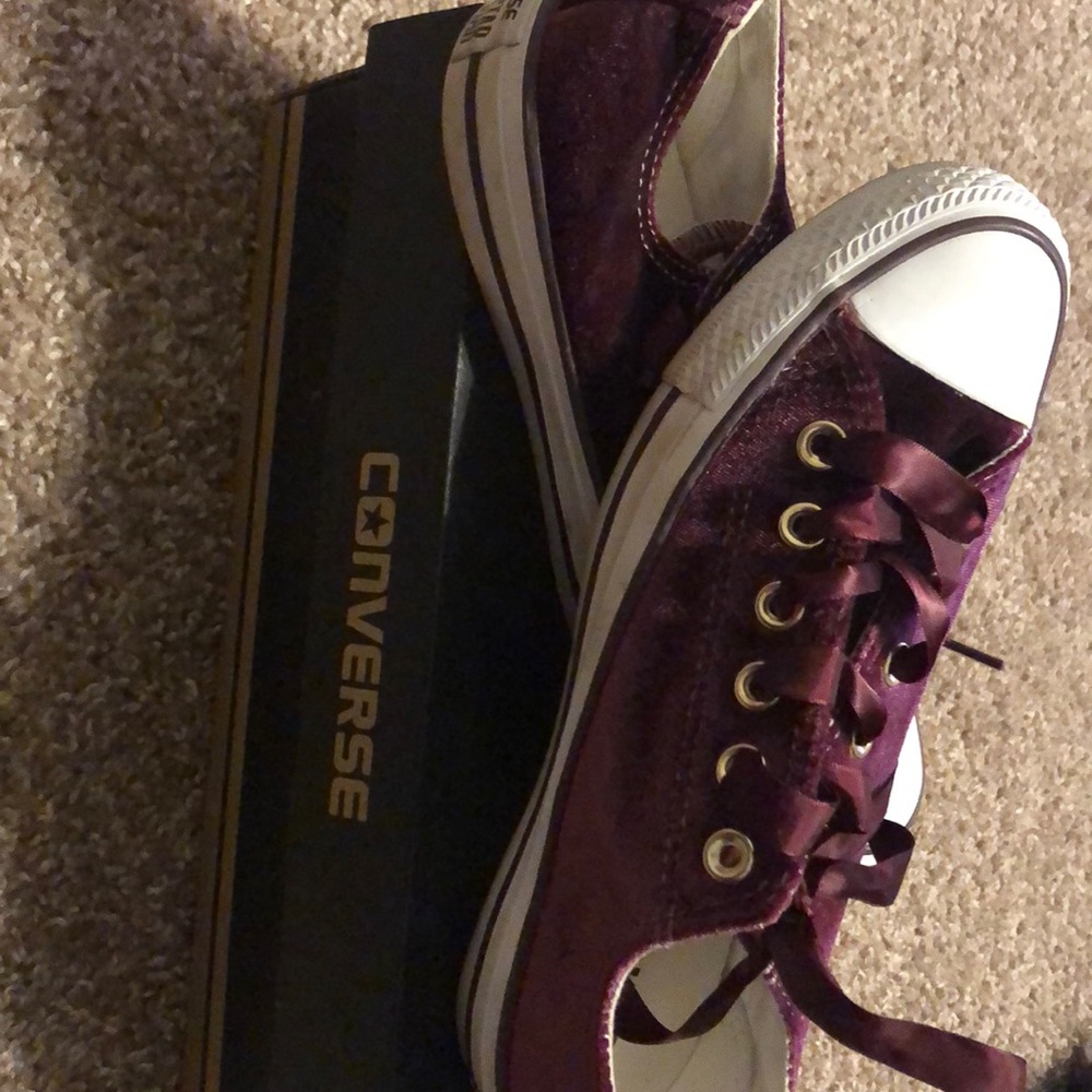 Converse - Picture 2 of 2